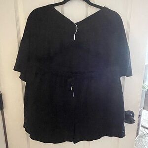 Black Short Sleeve set top with shorts never been worn